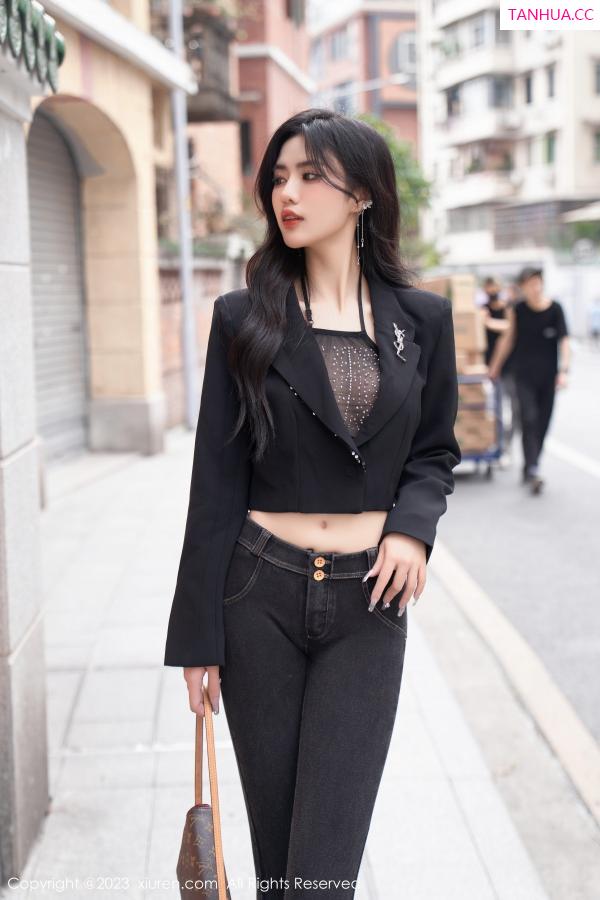 李浅浅  [XiuRen]高清写真图 2023.06.07 No.6874 浅浅Danny 美腿时尚第10张图片